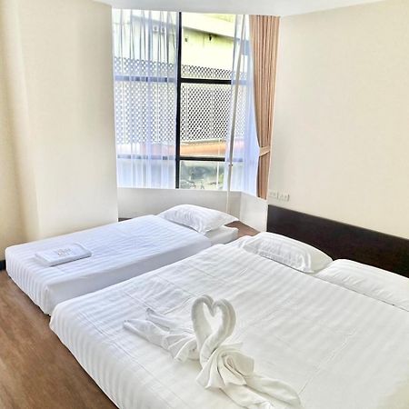 Abc So Hotel Bangkok Bagian luar foto