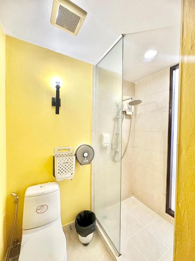 Abc So Hotel Bangkok Bagian luar foto