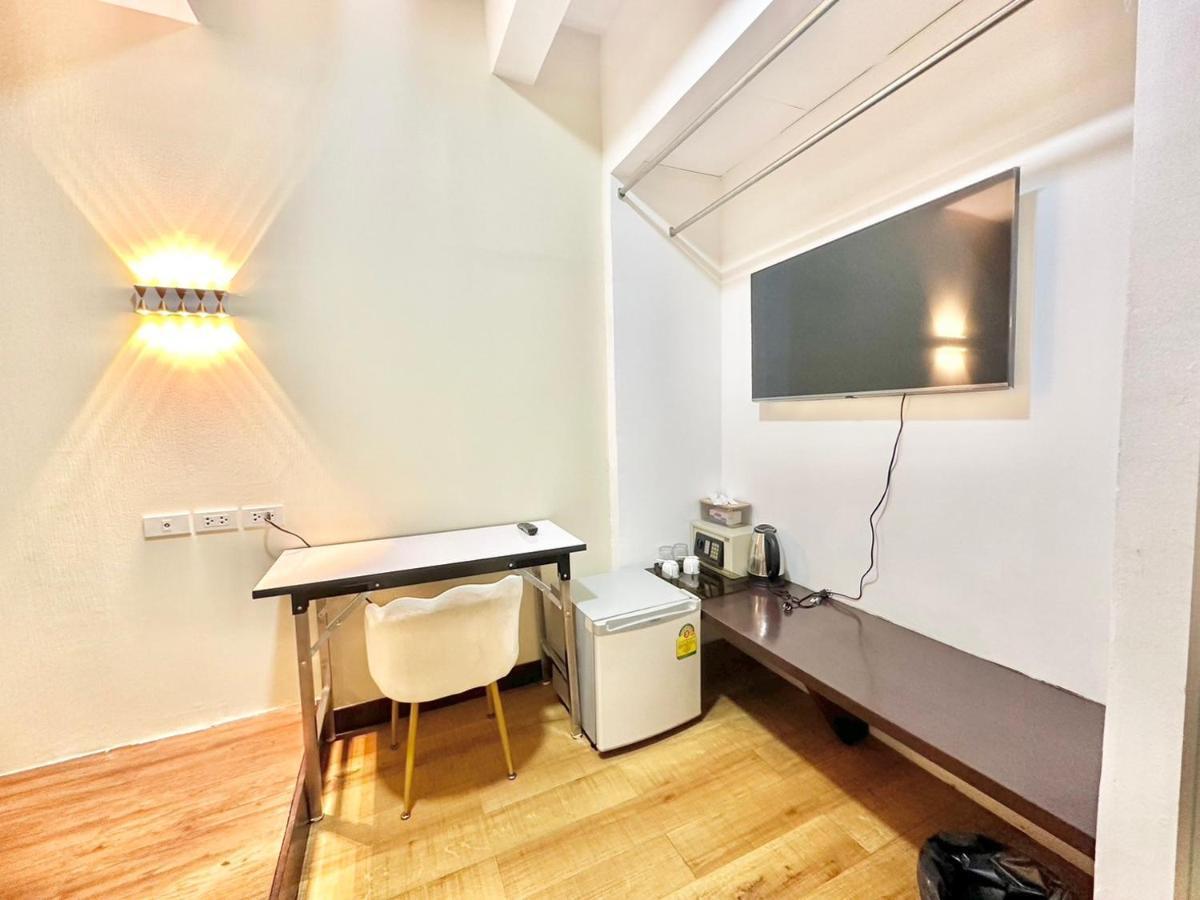 Abc So Hotel Bangkok Bagian luar foto