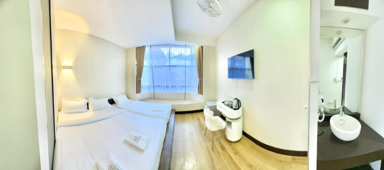 Abc So Hotel Bangkok Bagian luar foto